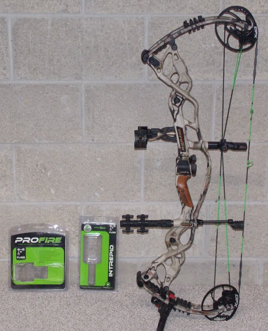 Right Hand Hoyt Carbon Defiant 34 Bow Package- 29 to 31" - 40 to 50 lb